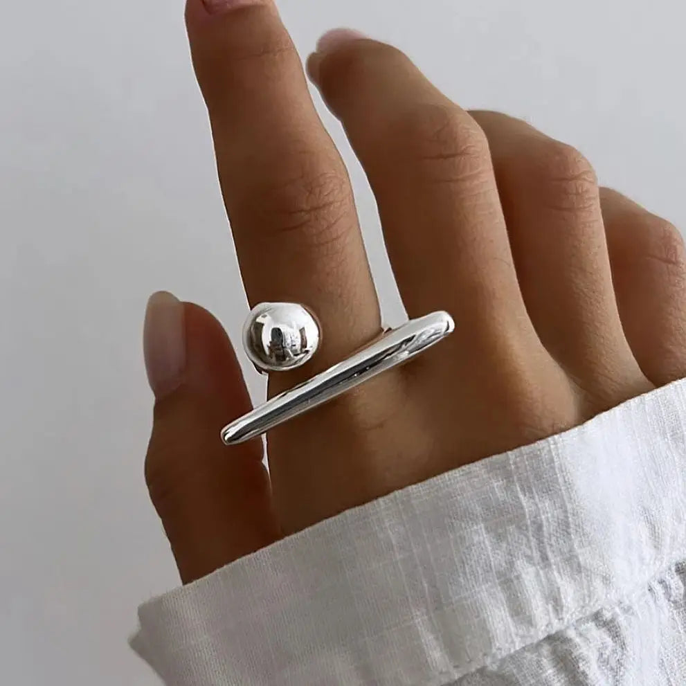 Uworld Chic Stainless Steel Personality Minimalist Classy Ring 18K Gold Color Stylish Unique Finger Jewelry for Women Waterproof