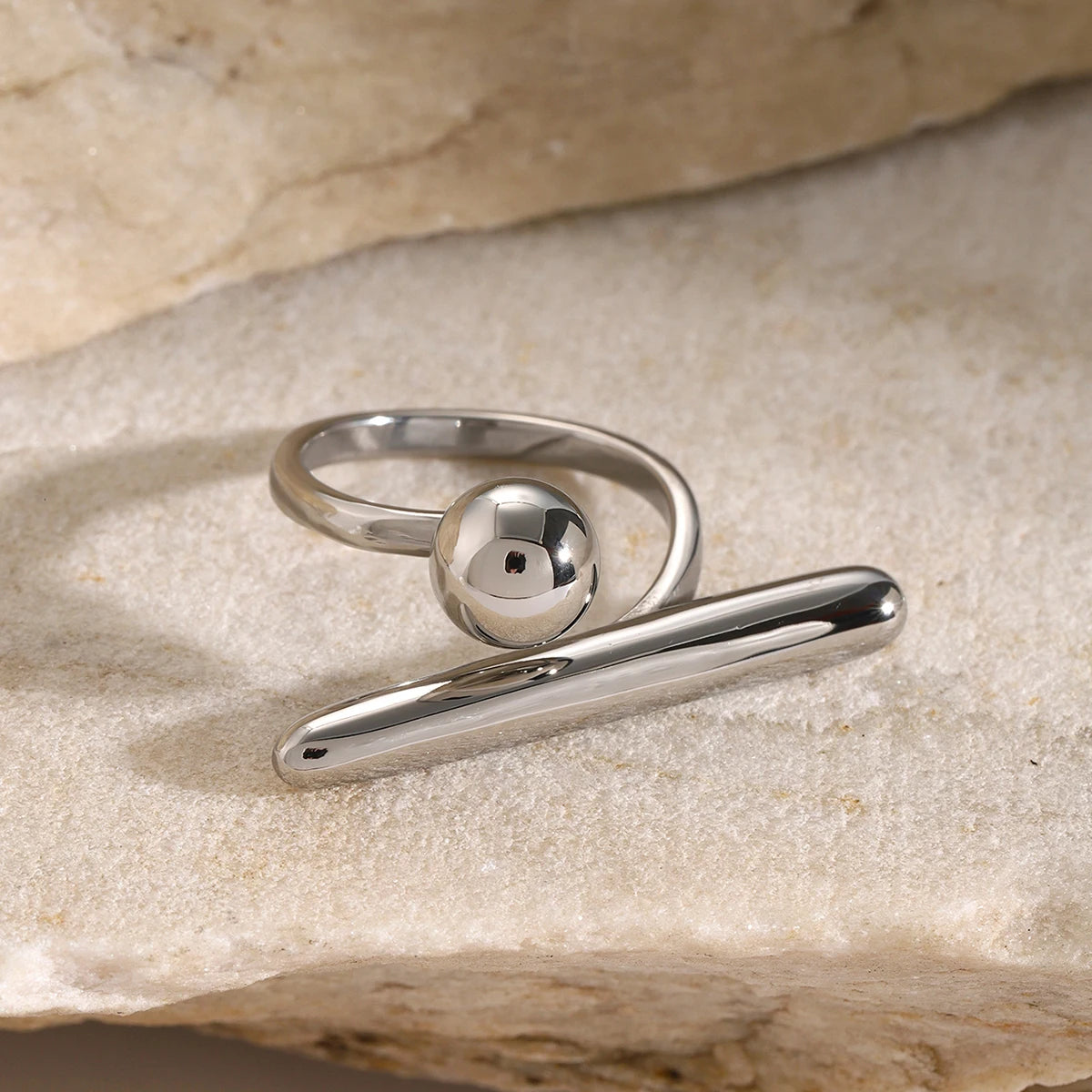 Uworld Chic Stainless Steel Personality Minimalist Classy Ring 18K Gold Color Stylish Unique Finger Jewelry for Women Waterproof